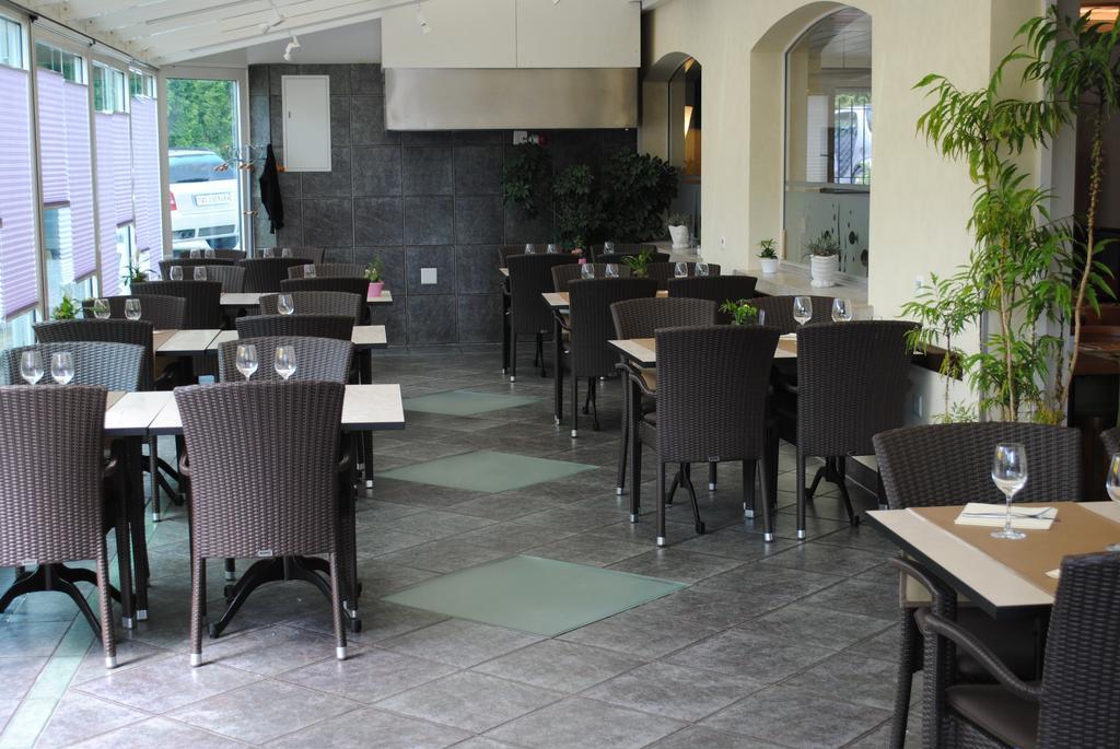 Motel - Hotel La Poularde Romont Экстерьер фото